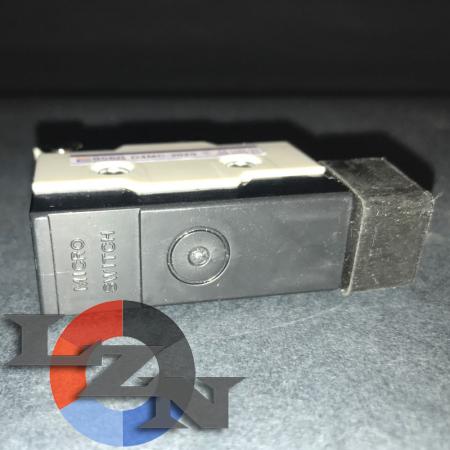 Выключатель концевой D4MC-2020 - фото 4